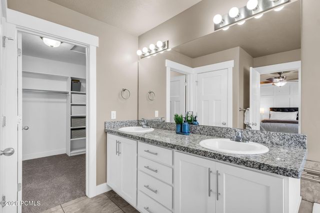 3827 W Coastal Dune Drive, South Jordan, UT 84009