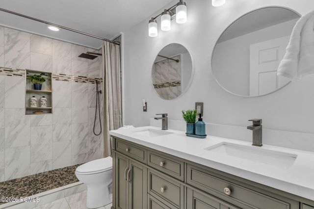 3827 W Coastal Dune Drive, South Jordan, UT 84009