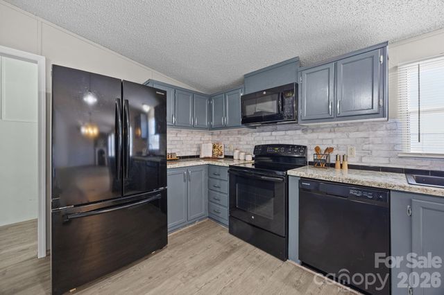 1024 Rogue Court, Kannapolis, NC 28081