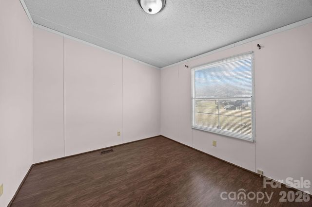 1024 Rogue Court, Kannapolis, NC 28081