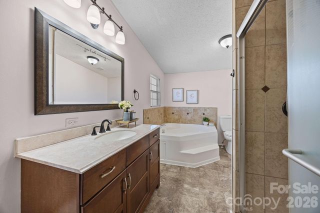 1024 Rogue Court, Kannapolis, NC 28081