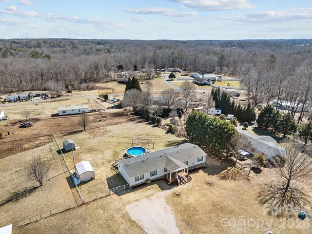 1024 Rogue Court, Kannapolis, NC 28081