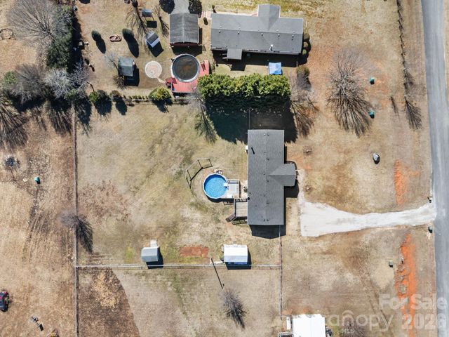 1024 Rogue Court, Kannapolis, NC 28081