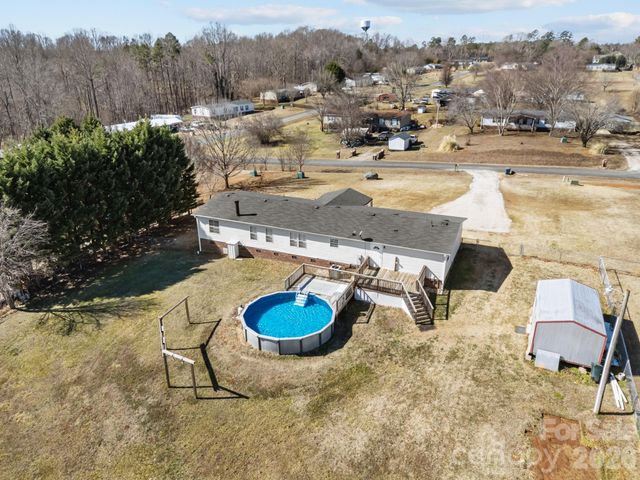 1024 Rogue Court, Kannapolis, NC 28081