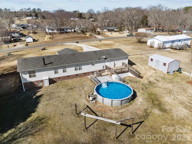 1024 Rogue Court, Kannapolis, NC 28081