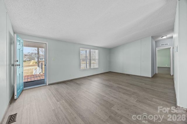 1024 Rogue Court, Kannapolis, NC 28081