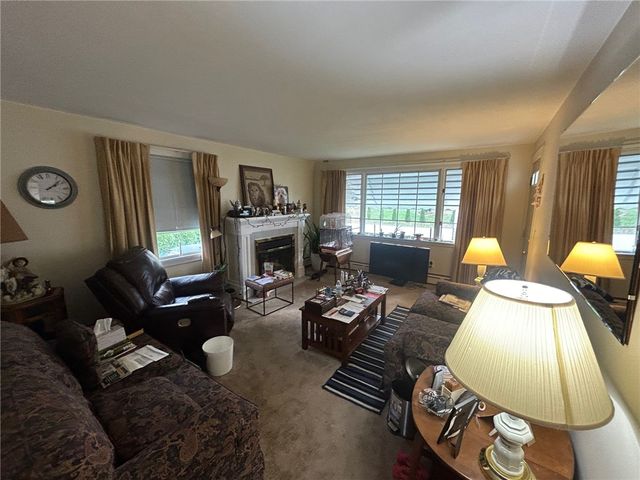 78 Kaufman Road, Tiverton, RI 02878