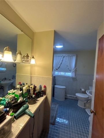 78 Kaufman Road, Tiverton, RI 02878