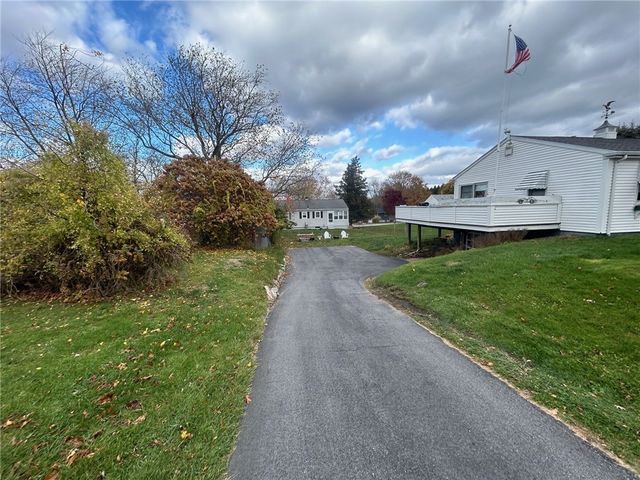 78 Kaufman Road, Tiverton, RI 02878