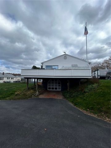 78 Kaufman Road, Tiverton, RI 02878