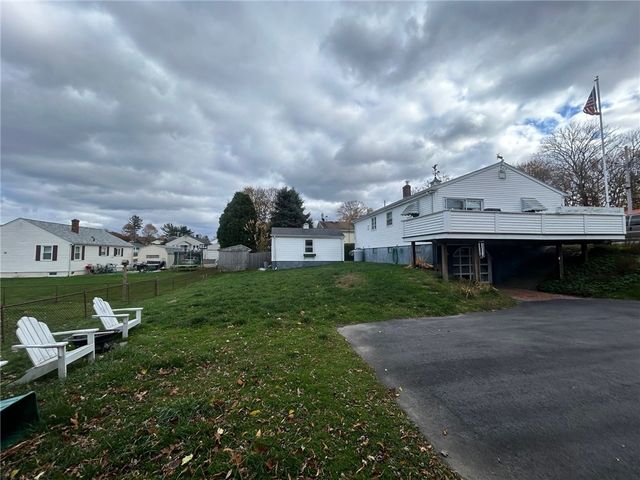 78 Kaufman Road, Tiverton, RI 02878