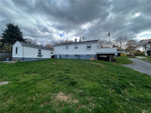 78 Kaufman Road, Tiverton, RI 02878