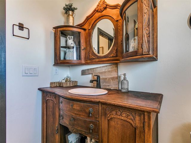 6125 Alfadale Street, Union City, OK 73090