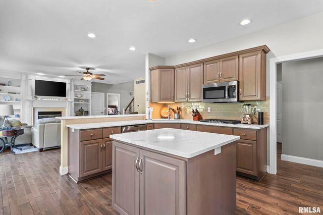 209 PIMLICO Chase, Sherman, IL 62684