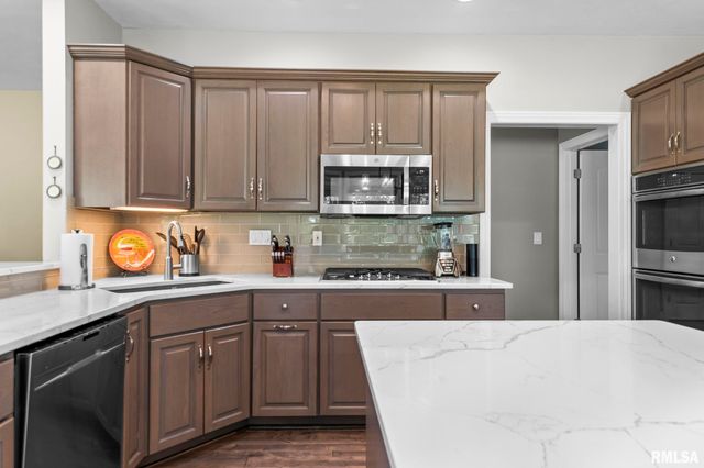 209 PIMLICO Chase, Sherman, IL 62684
