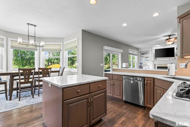 209 PIMLICO Chase, Sherman, IL 62684