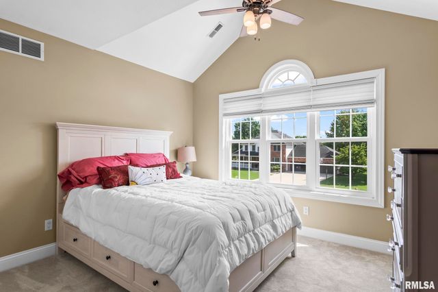 209 PIMLICO Chase, Sherman, IL 62684