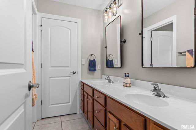 209 PIMLICO Chase, Sherman, IL 62684