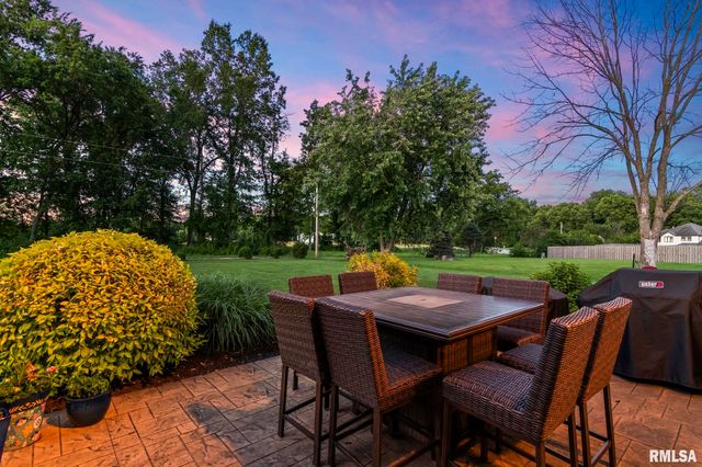 209 PIMLICO Chase, Sherman, IL 62684