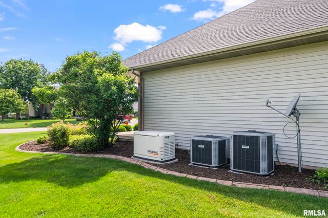 209 PIMLICO Chase, Sherman, IL 62684