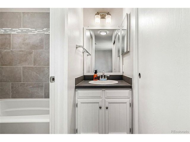 12615 W Bayaud Ave 39, Lakewood, CO 80228