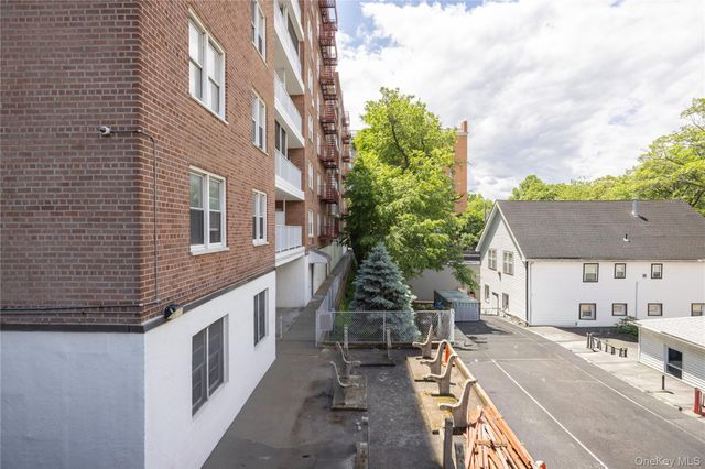 600 Locust Street 5K, Fleetwood, NY 10552