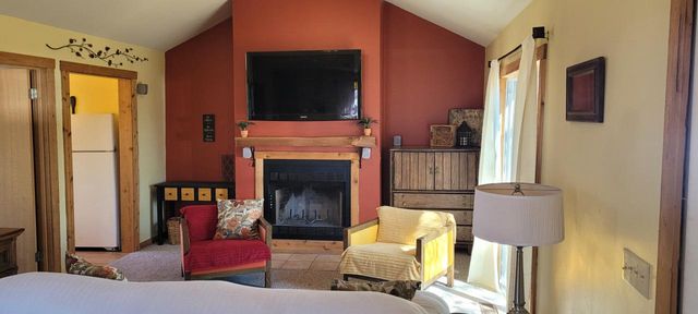 252 Bayview ROAD, Williams Bay, WI 53191