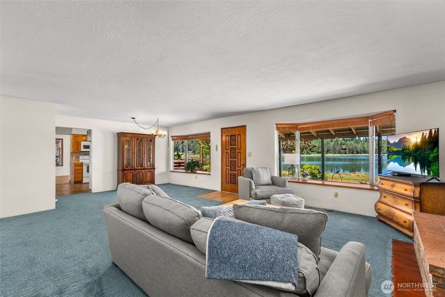 611 SE Kamilche Point Road, Shelton, WA 98584