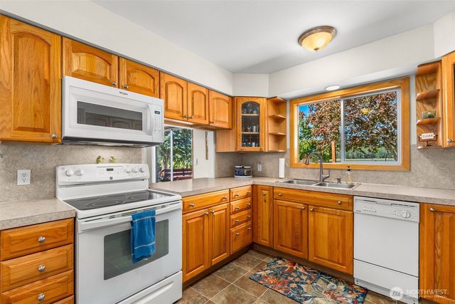 611 SE Kamilche Point Road, Shelton, WA 98584