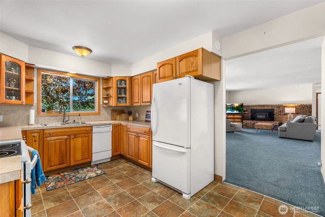 611 SE Kamilche Point Road, Shelton, WA 98584