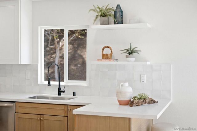 4325 Via Tercero, Oceanside, CA 92056