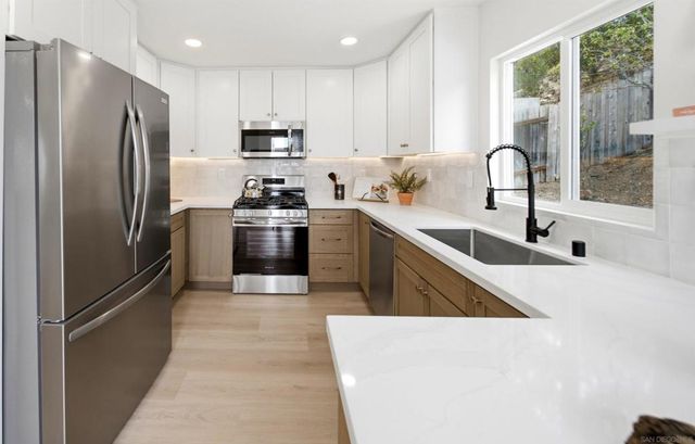 4325 Via Tercero, Oceanside, CA 92056
