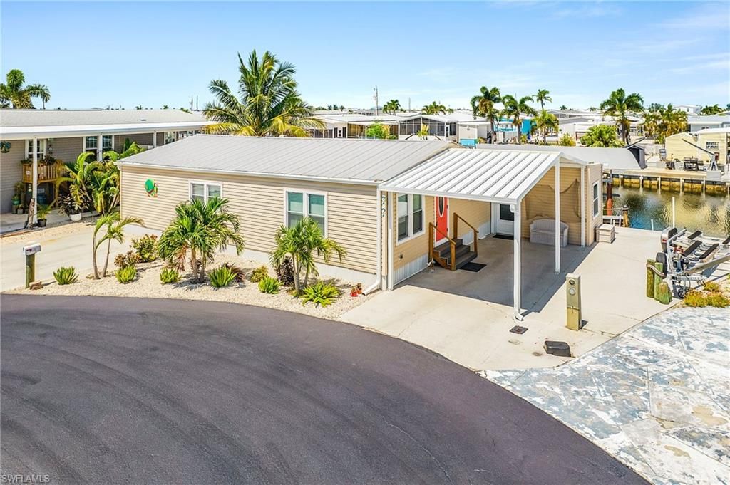 3121 Binnacle LN, ST. JAMES CITY, FL 33956 — exterior