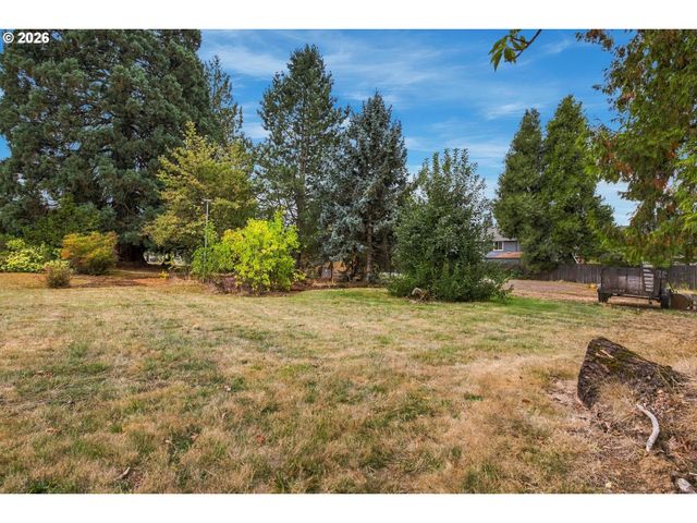 8123 Se ROOTS Rd, Milwaukie, OR 97267