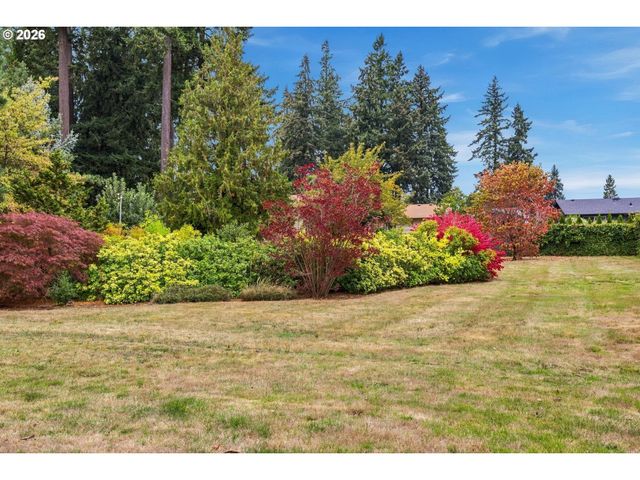 8123 Se ROOTS Rd, Milwaukie, OR 97267