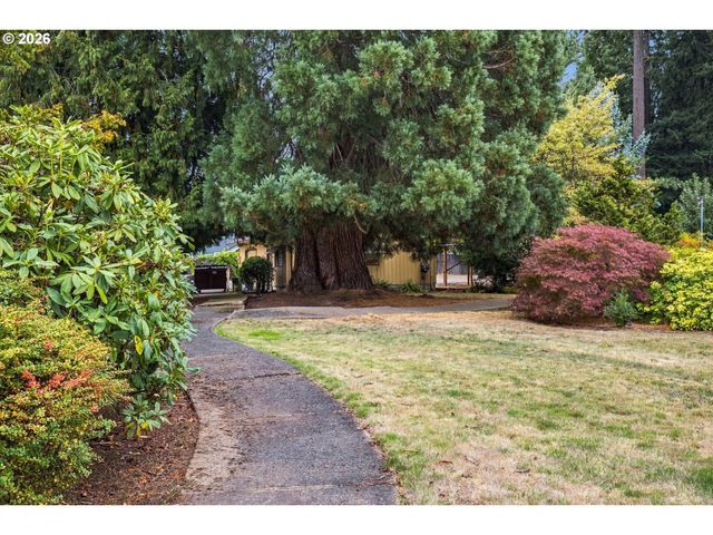 8123 Se ROOTS Rd, Milwaukie, OR 97267