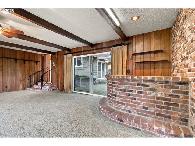 8123 Se ROOTS Rd, Milwaukie, OR 97267