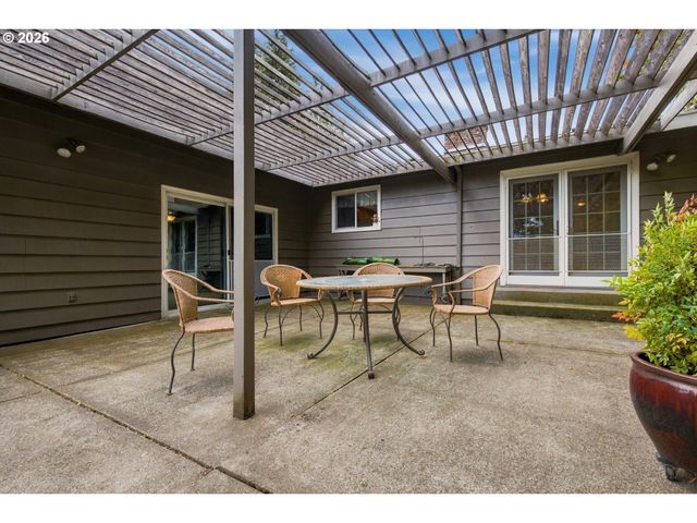 8123 Se ROOTS Rd, Milwaukie, OR 97267