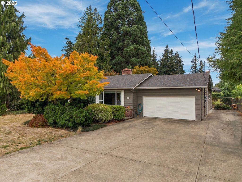 8123 Se ROOTS Rd, Milwaukie, OR 97267