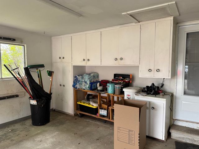 10201 N Fenton Road, Fenton, MI 48430