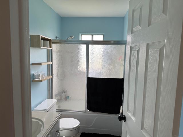 10201 N Fenton Road, Fenton, MI 48430