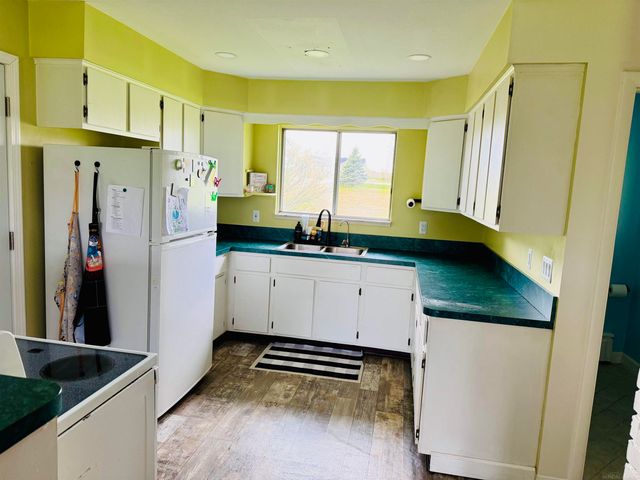 10201 N Fenton Road, Fenton, MI 48430