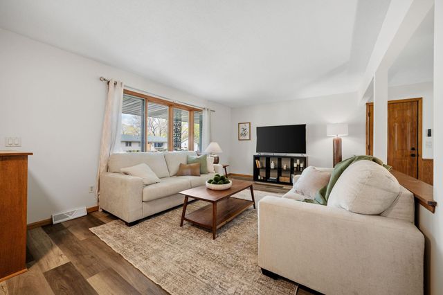 13225 Irving Avenue S, Burnsville, MN 55337