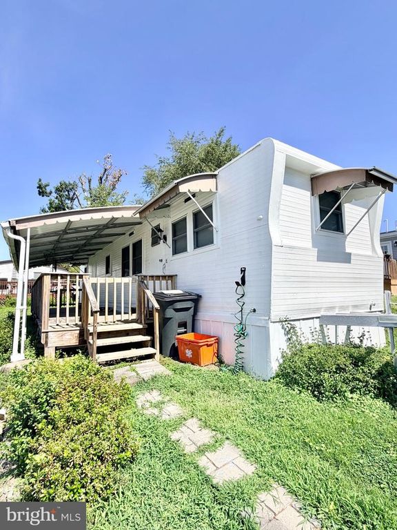 103 BRATTON DR, NORRISTOWN, PA 19403 — exterior