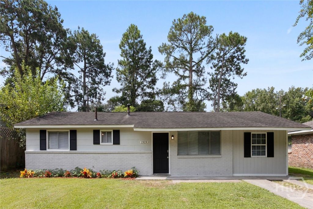 1919 E 56th Street, Savannah, GA 31404