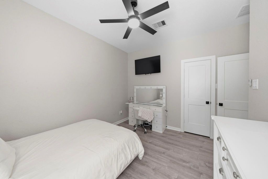 Image 23 of property listing at 16011 Monument Hill Crossing, Cypress, TX 77433