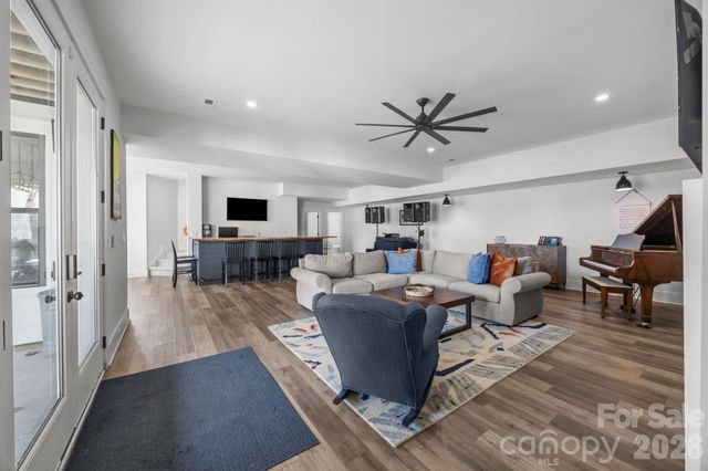 5020 Slanting Bridge Road, Sherrills Ford, NC 28673