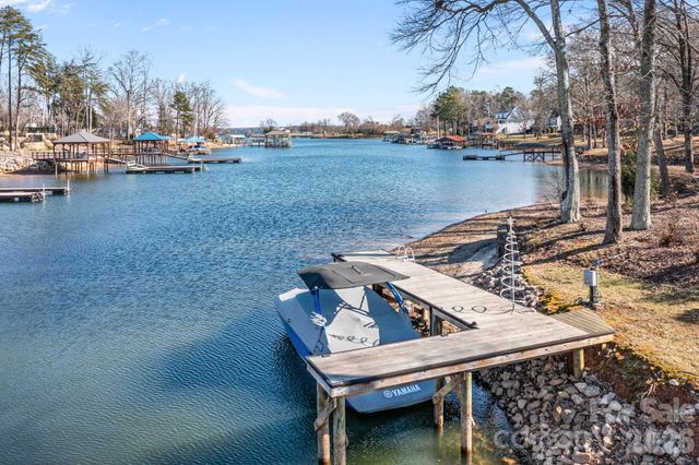 5020 Slanting Bridge Road, Sherrills Ford, NC 28673