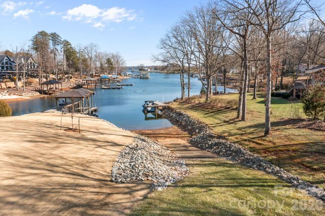 5020 Slanting Bridge Road, Sherrills Ford, NC 28673