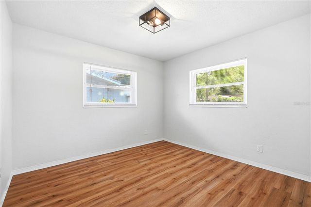 5586 30TH AVENUE N, St Petersburg, FL 33710